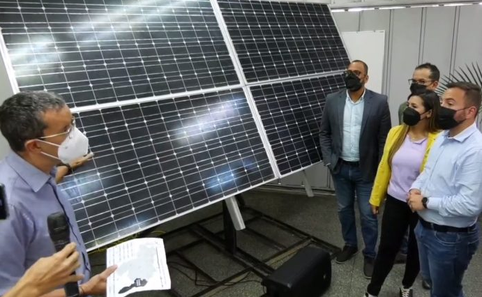 Gobierno prevé instalar 2 mil vatios de energía solar en el país: Zulia, Falcón y Lara entran en la primera fase