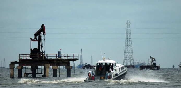 Por falta de dragado en el Lago de Maracaibo impide navegación de buques petroleros que van a EEUU