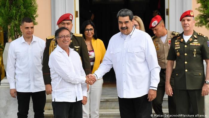 Gustavo Petro llegará hoy a Venezuela para reunirse con Nicolás Maduro