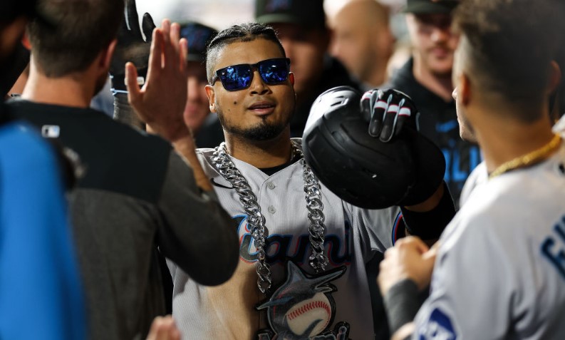 Luis Arráez se convirtió en el primer pelotero de los Marlins en batear la escalera