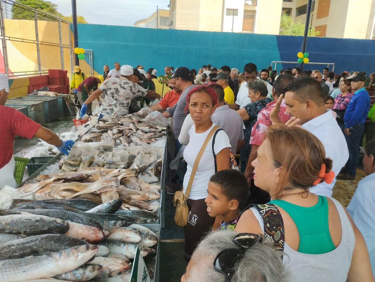 Alcaldía activó hoy Feria del Pescado en Maracaibo