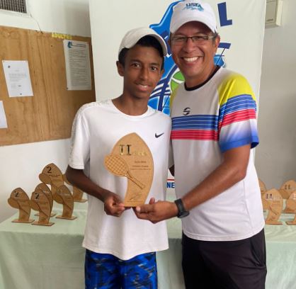 Hernán Gamboa le sigue los pasos a su hermana Fabiana al ganar dos títulos en torneo estadal en la Vereda del Lago