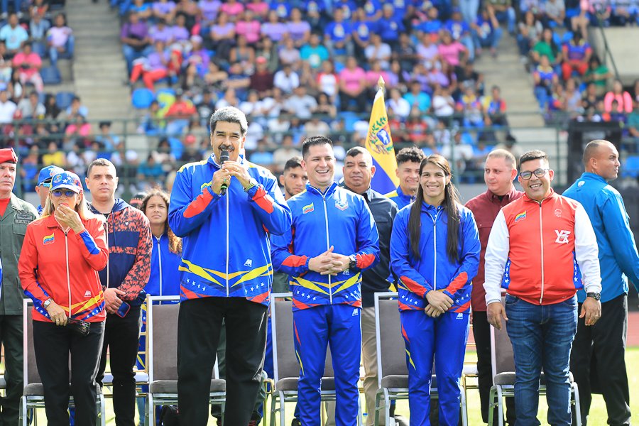 Presidente Maduro encabeza acto de abanderamiento de delegación venezolana para los Juegos Centroamericanos y del Caribe 