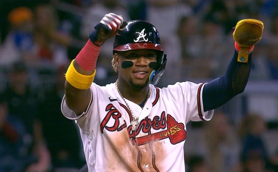 Ronald Acuña Jr. aumenta su hegemonía con 68 bases robadas (Video)