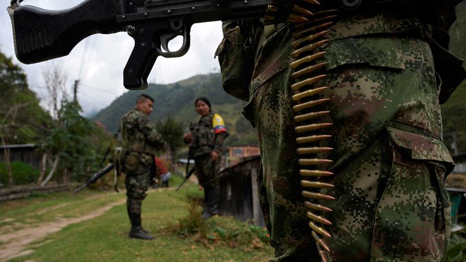 Disidentes de FARC suspenden negociaciones en Colombia por 