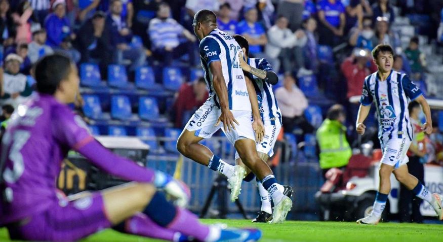Salomón Rondón marcó gol en su primer juego con el Pachuca (Video)
