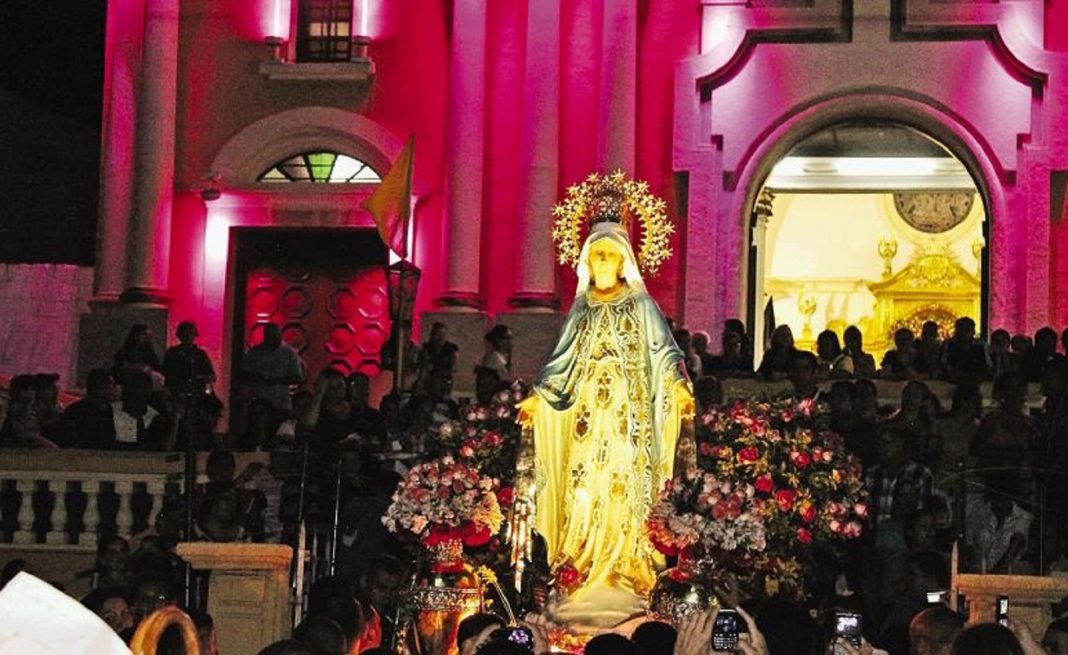 Se robaron la corona de la Milagrosa en su templo de la avenida Los Haticos