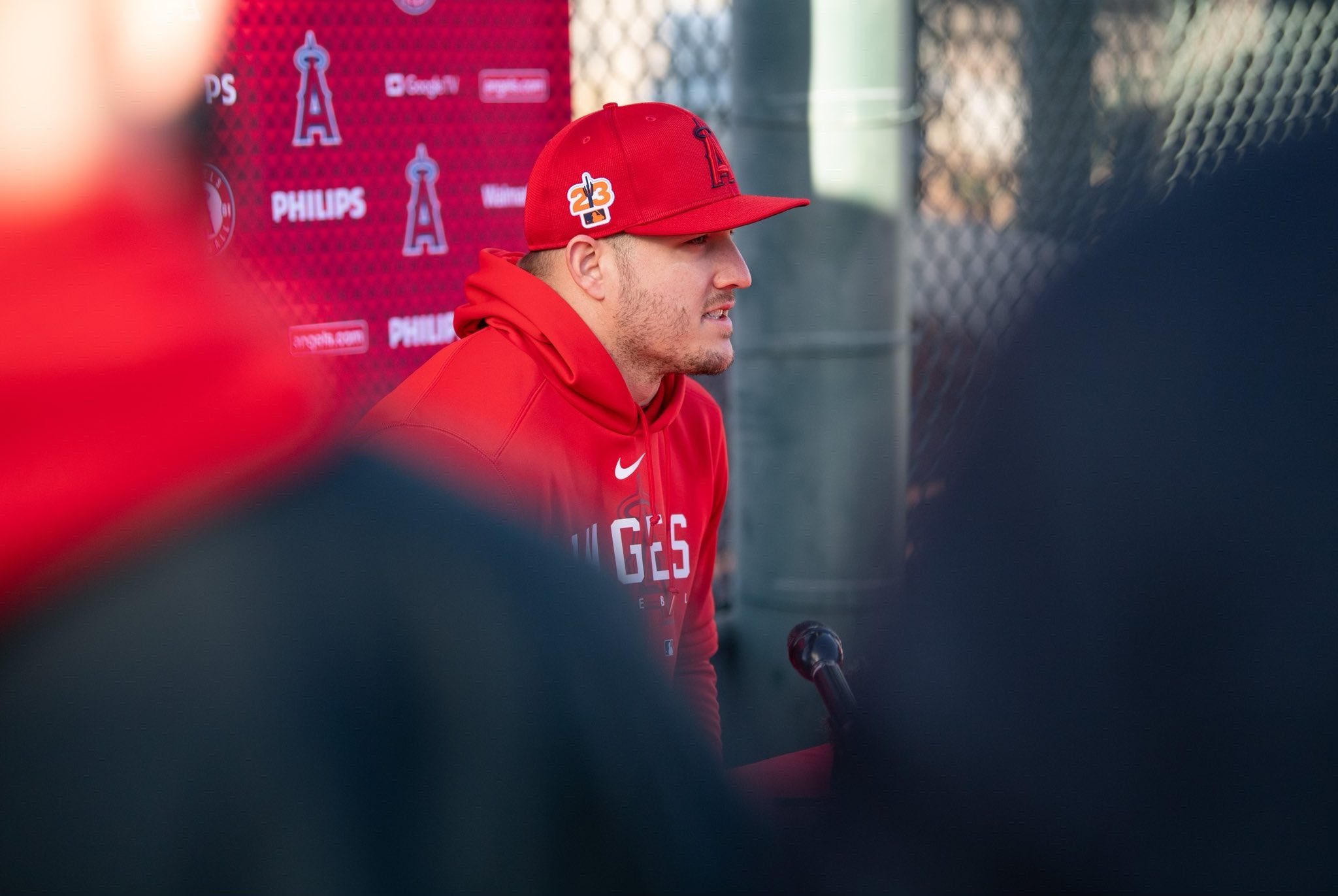 Mike Trout tiene un desgarro de menisco en su rodilla izquierda y necesita cirugía