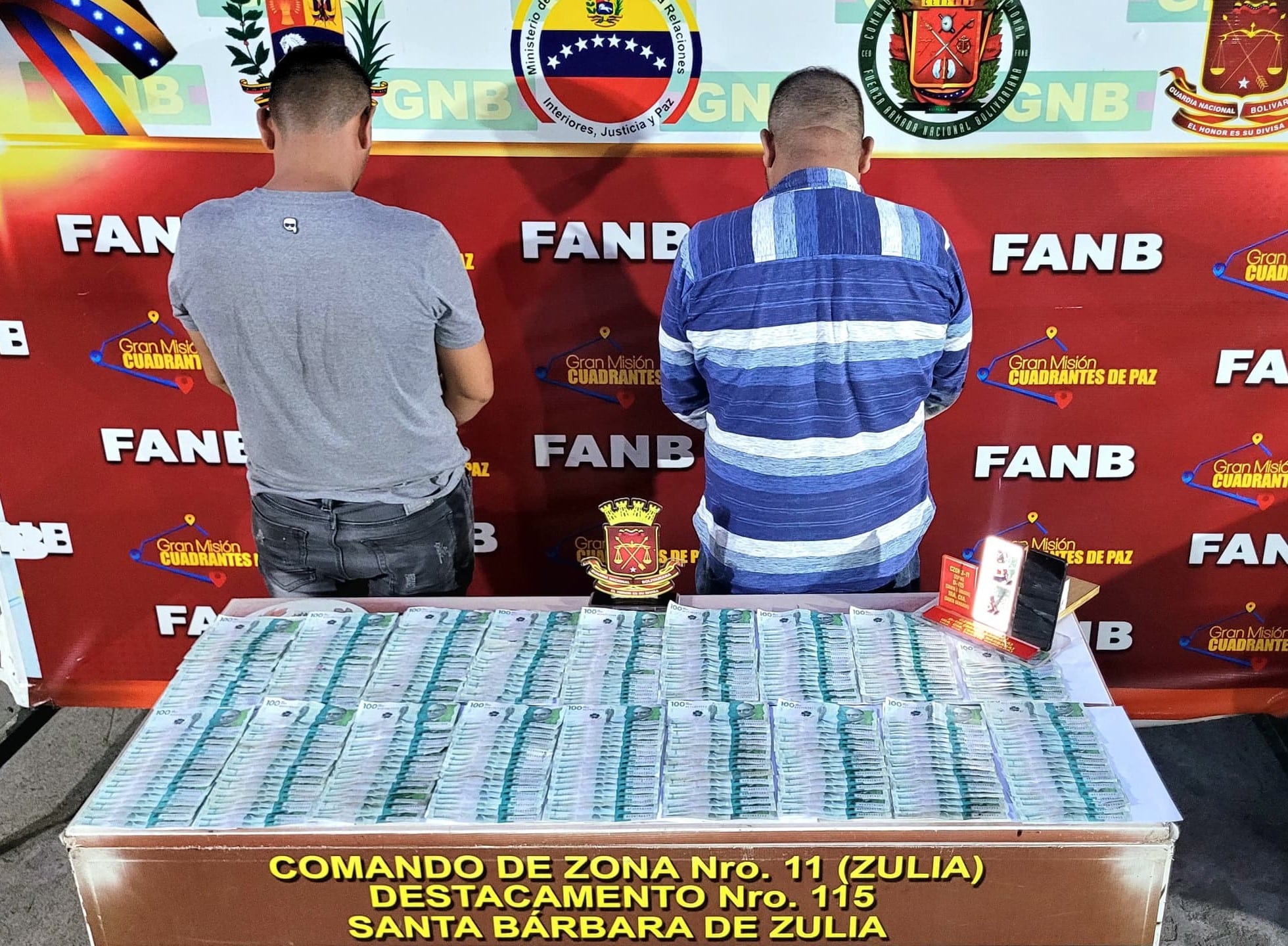 Capturan a dos hombres con 30 millones de pesos para negociar armamento de guerra en el Sur del Lago