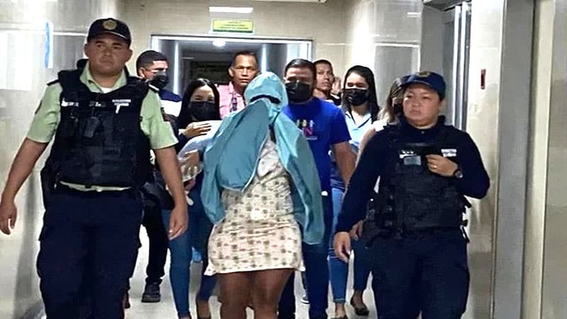 Ponen presa a una mujer tras dar a luz por permitir abuso sexual en contra de sus ocho hijos en Anzoátegui