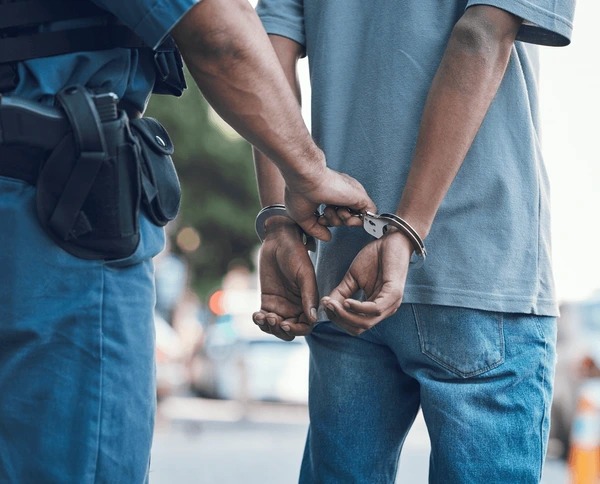Asesinó a su suegro a puñaladas e hirió a su esposa en San Félix, Bolívar