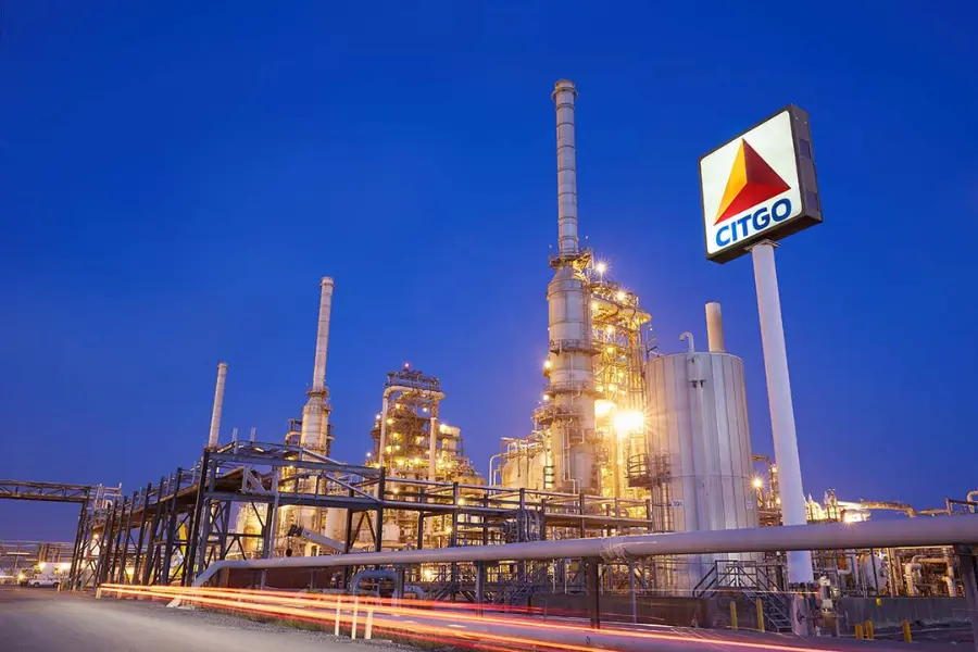 Piden hasta el 22 de agosto para llevar subasta de acciones de Citgo, según Reuters