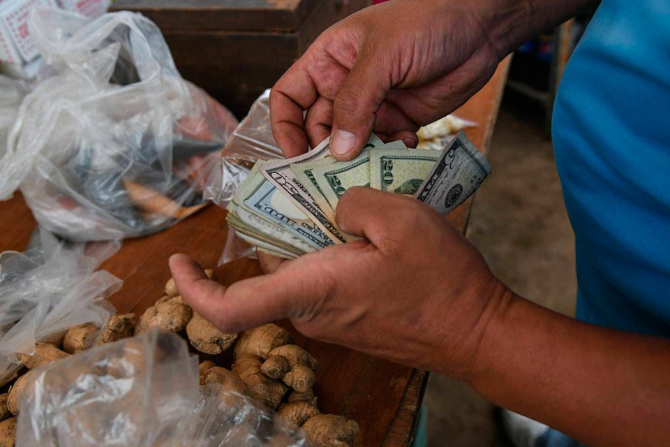 Inflación en Venezuela cierra el primer semestre en un 18,1 %, según OVF