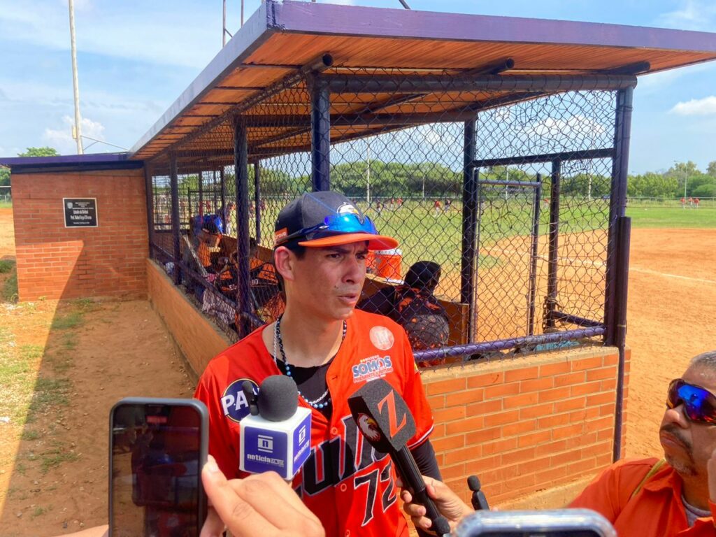 Henry Omaña, lanzador derecho