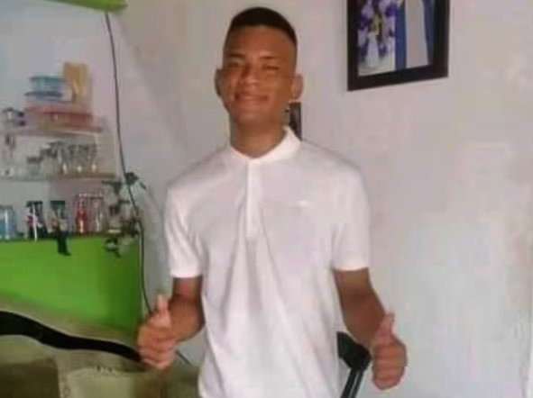 Sicarios persiguen a marabino y lo acribillan en el frente de su casa en Colombia