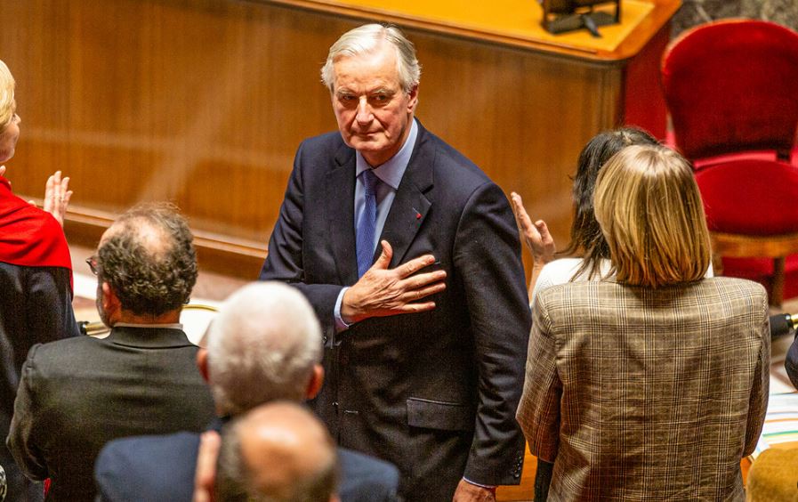 Primer ministro de Francia renuncia a su cargo