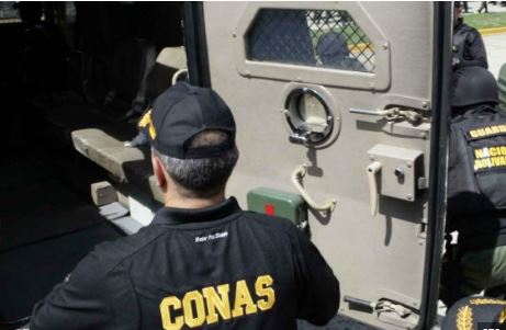 Falsos funcionarios del SENIAT clausuraban comercios en Carabobo