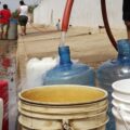 Tenga a mano los tobos: Llegó el agua en cinco  parroquias de Maracaibo