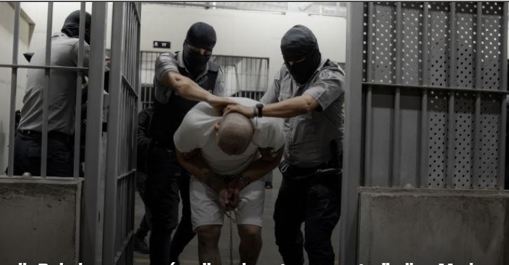 Bufete contratado por Venezuela presenta habeas corpus en El Salvador para pedir libertad de migrantes deportados