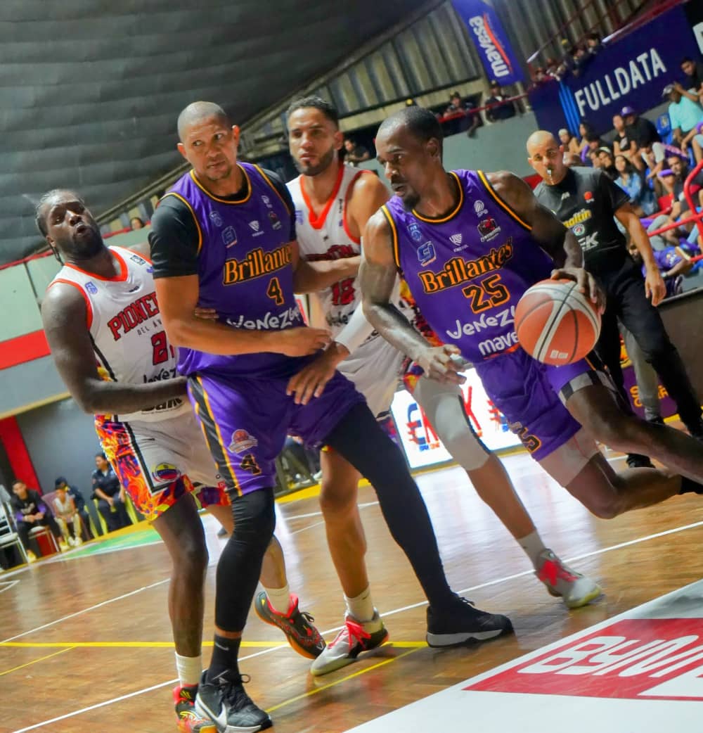 Brillantes y Trotamundos inician serie en Maracaibo