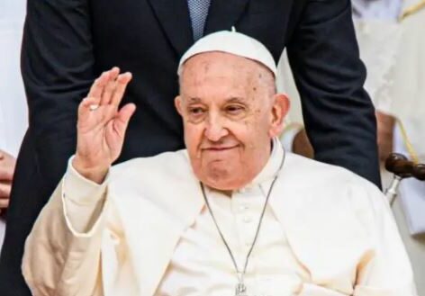 El papa Francisco sigue su convalecencia en Santa Marta