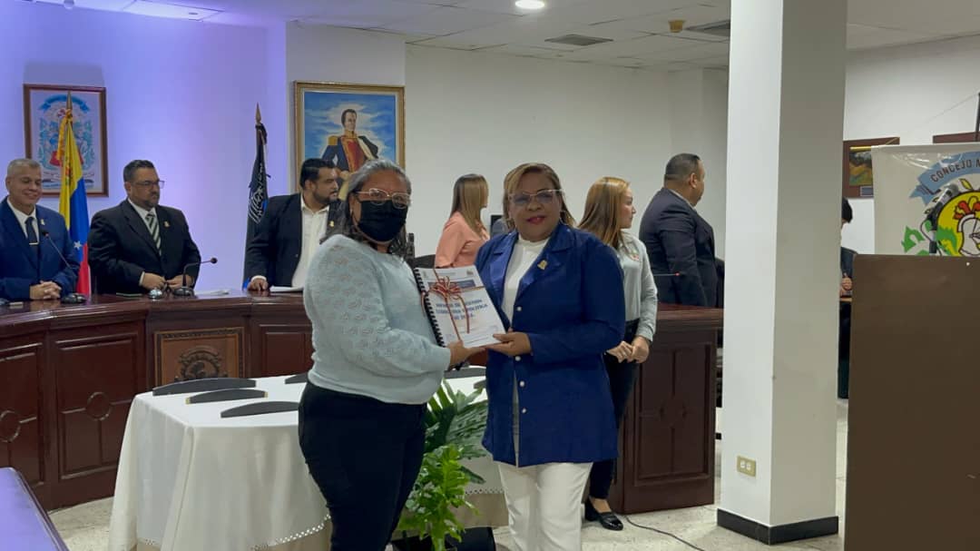 Hiulis Rivero entrega Informe de Gestión: 18 ordenanzas aprobó la Cámara Municipal de Lagunillas