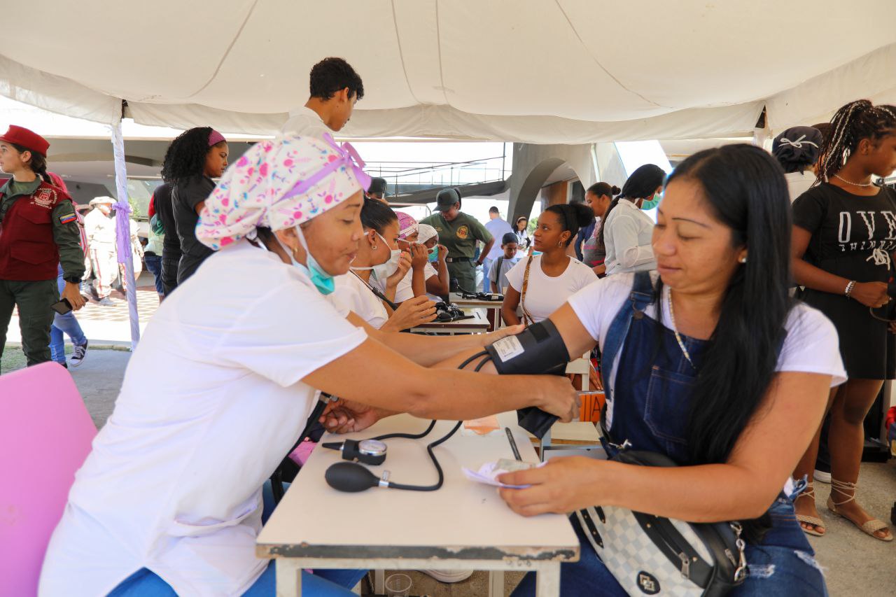Autoridades iniciarán jornada de vacunación en todo el país este domingo 27-Abr