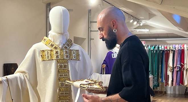 Filippo Sorcinelli, el diseñador de las vestimentas del papa Francisco