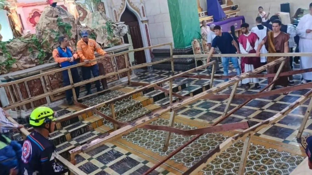 Mujer resultó herida tras el colapso de una tarima durante la celebración del Domingo de Ramos en iglesia merideña