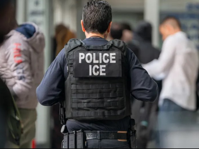 Jueza federal respalda al Gobierno Trump en demanda contra redadas migratorias en iglesias