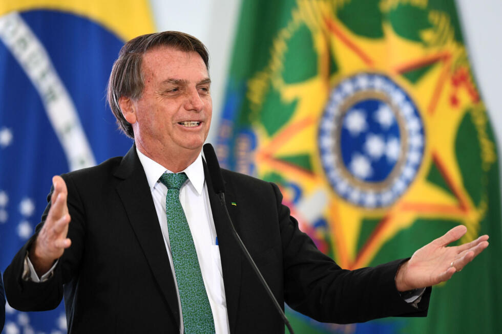 El expresidente de Brasil Jair Bolsonaro es hospitalizado de urgencia