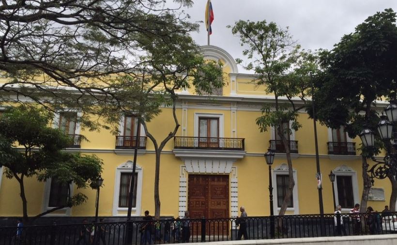 Venezuela y Uruguay reactivarán servicios consulares 