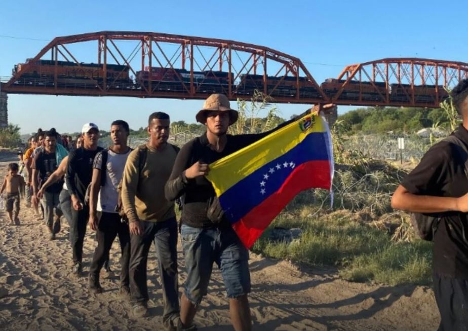 Florida reanuda trámites de licencias de conducir y tarjetas de identificación estatales para venezolanos
