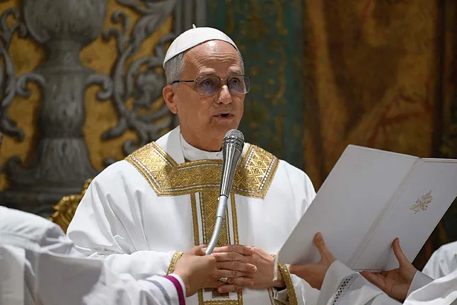 Vaticano hace público el escudo y lema del papa León XIV