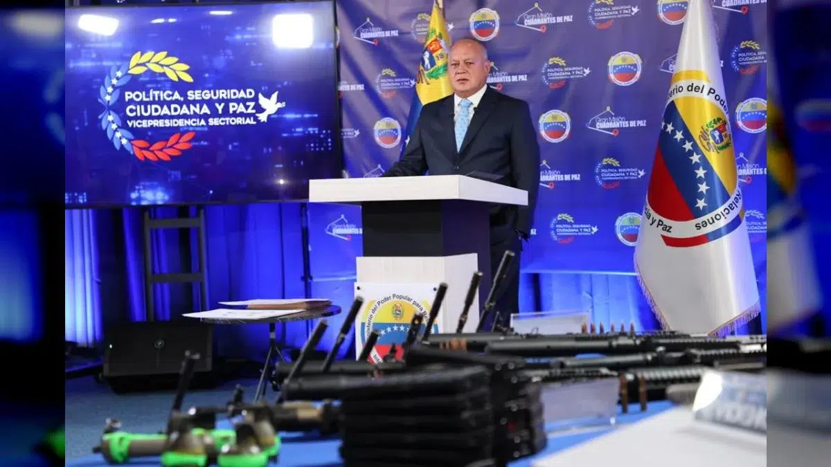 Diosdado Cabello mostró evidencias halladas en el teléfono de Juan Pablo Guanipa