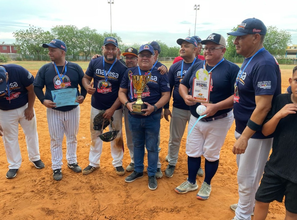 Los Reyes campeones del Torneo de Softbol Guaracheros del Zulia