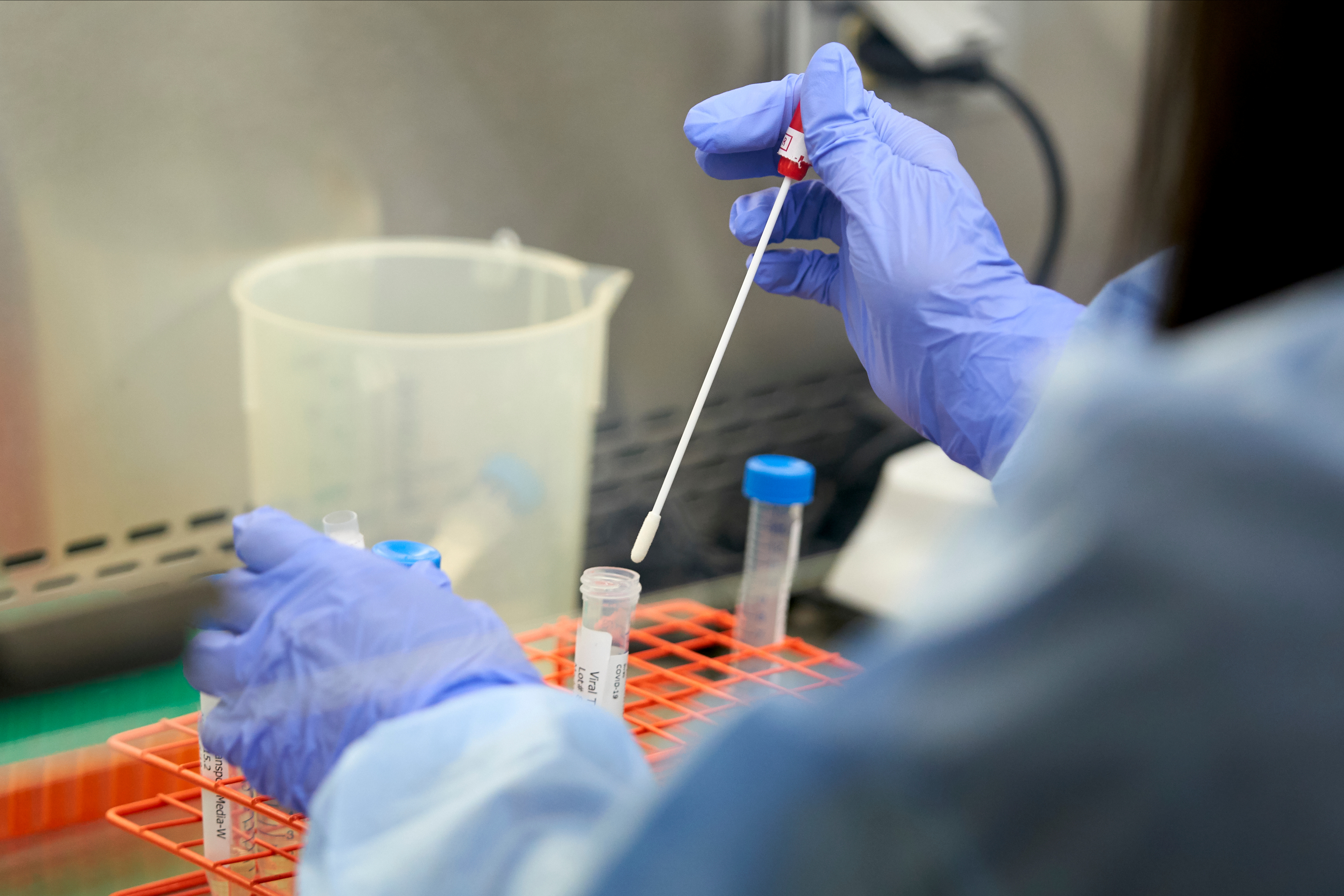 Confirman nueva variante de Covid-19 en EEUU vinculada a repunte de casos en China