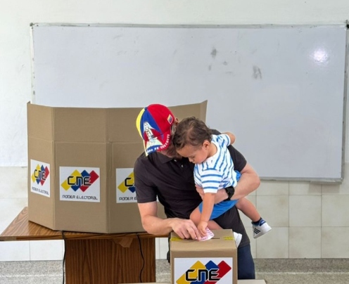 Henrique Capriles ejerció su voto y rechazó el llamado a la abstención