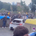 Coche embiste a una multitud previo al partido entre el FC Barcelona y el Espanyol