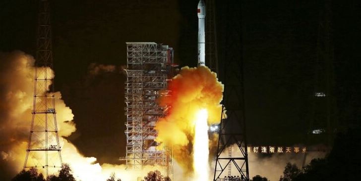 China lanzó su primera misión espacial para traer muestras de un asteroide a la Tierra