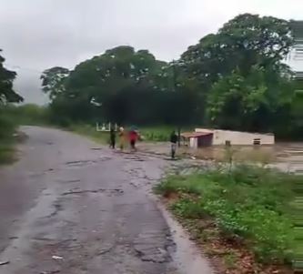Crecida del caño Guana anegó comunidades de la Guajira