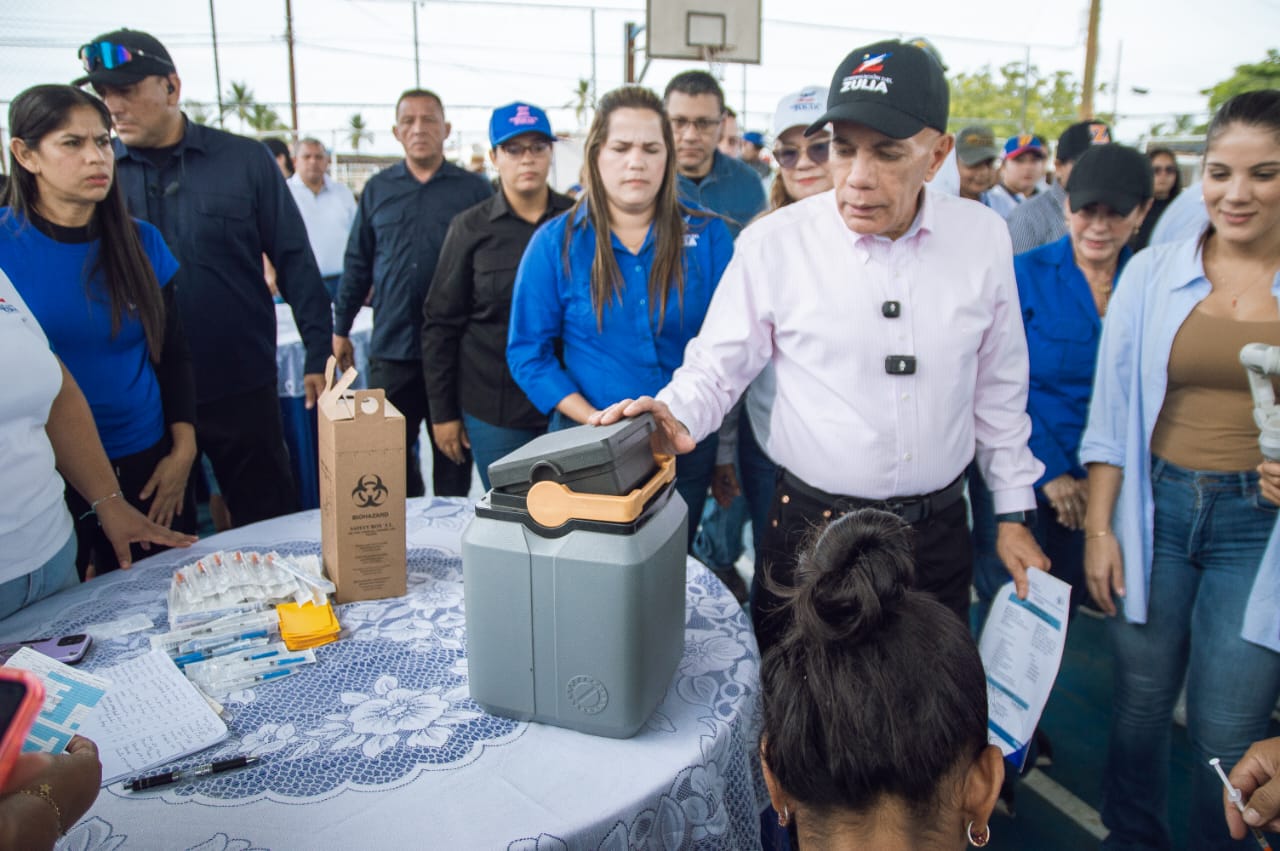 Manuel Rosales culmina una exitosa gira por el sur del Lago y prepara nuevos recorridos