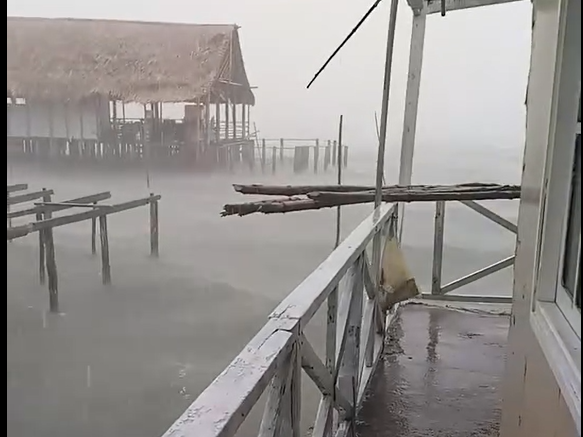 Ráfagas de viento y fuerte oleaje se registraron en Santa Rosa de Agua tras las precipitaciones