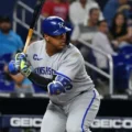 Salvador Pérez conectó cuadrangular y superó a Jorge Posada en lista histórica