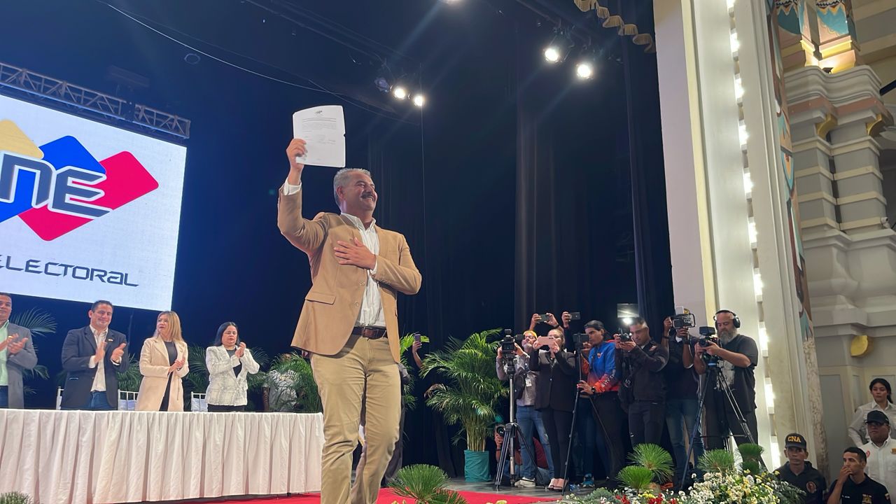 Comisión regional del CNE proclamó a Luis Caldera como Gobernador del Zulia