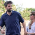 Abuchearon tan feo a Piqué y Clara Chía en un restaurante que se tuvieron que ir escoltados por unos policías