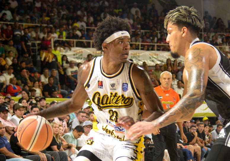 Gaiteros vuelve a Maracaibo con ventaja ante Gladiadores