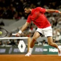 Djokovic debuta con victoria en Roland Garros