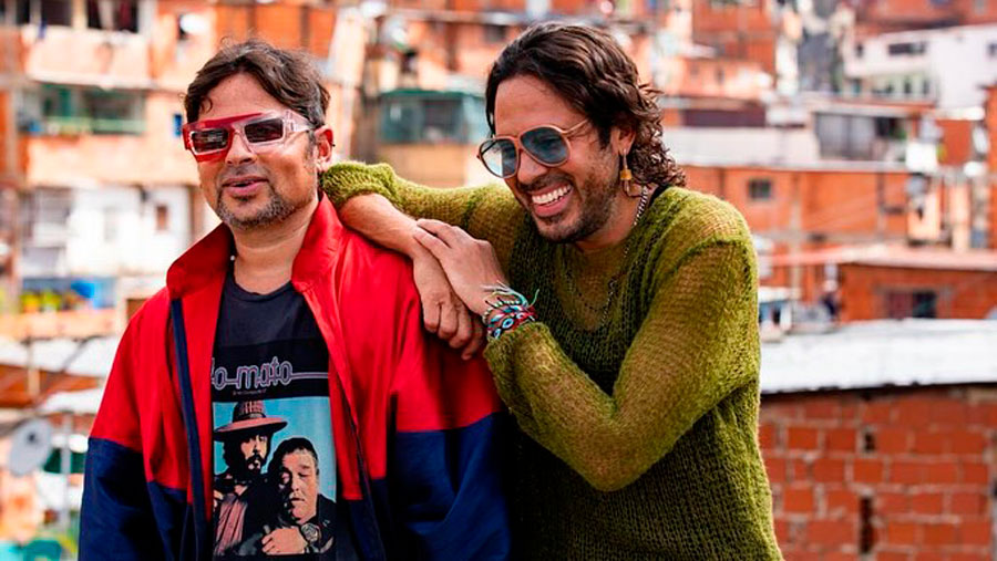Servando y Florentino se disfrazan para pasar desapercibidos en Maiquetía