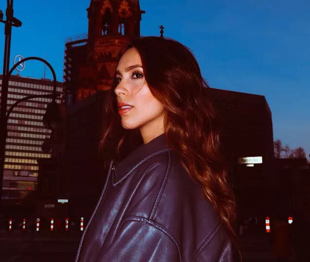 Marthina es la primera venezolana en lanzar una canción original en alemán